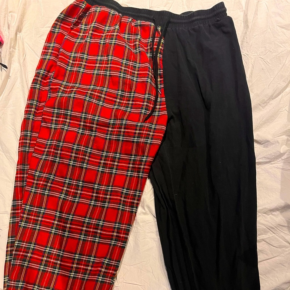 Shein Curve Red and black plaid cargo pants